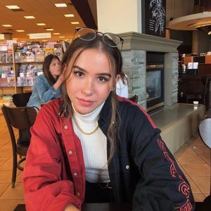 Meet your Posher, Olivia